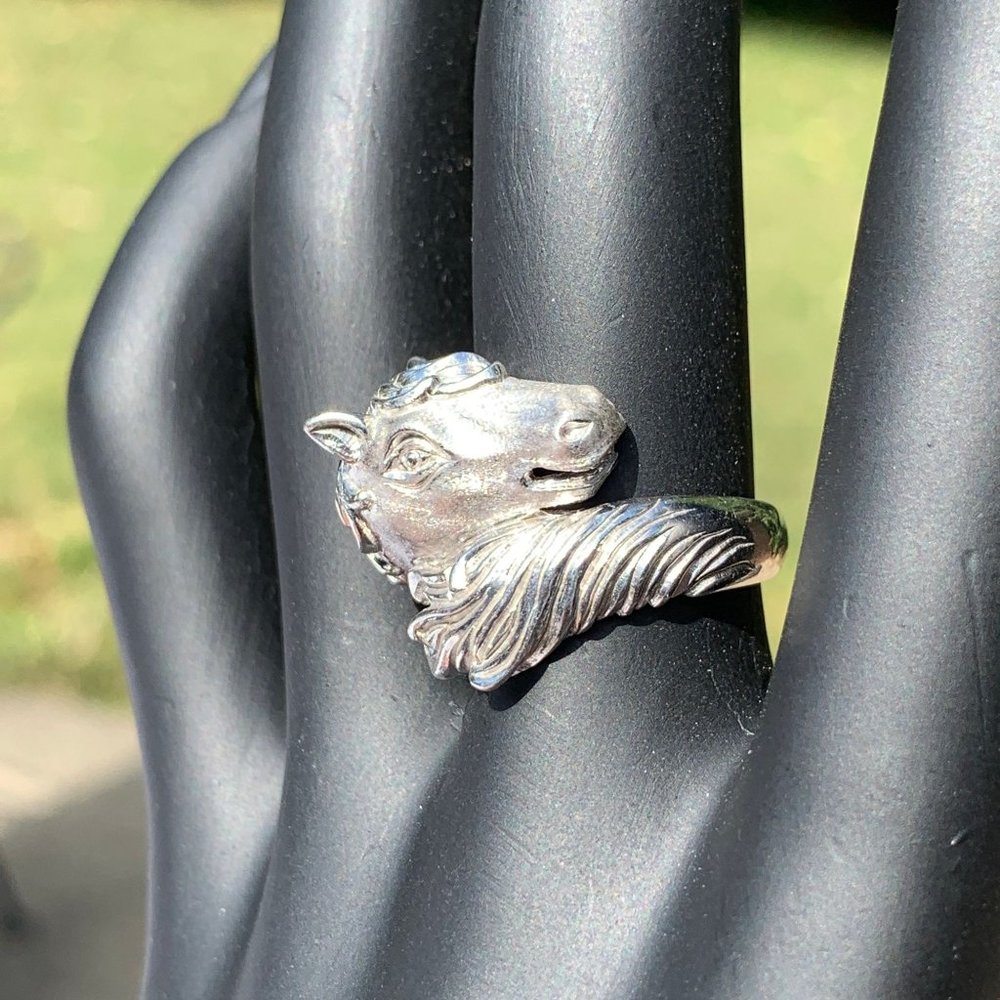 Gorgeous Women's Sterling Silver Horse Equestrian Ring, Satin Finish, Size 7 - Picture 2 of 10